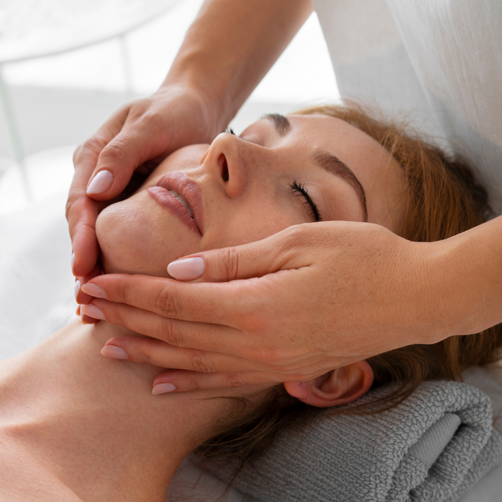 Массаж лица пластический / скульптурный